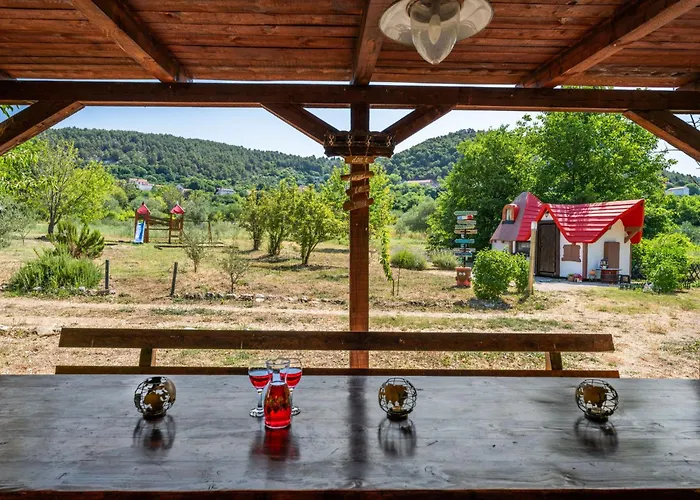 בית נופש Little Castle By Interhome *