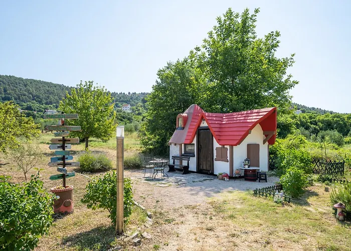 Little Castle By Interhome Semesterbostad