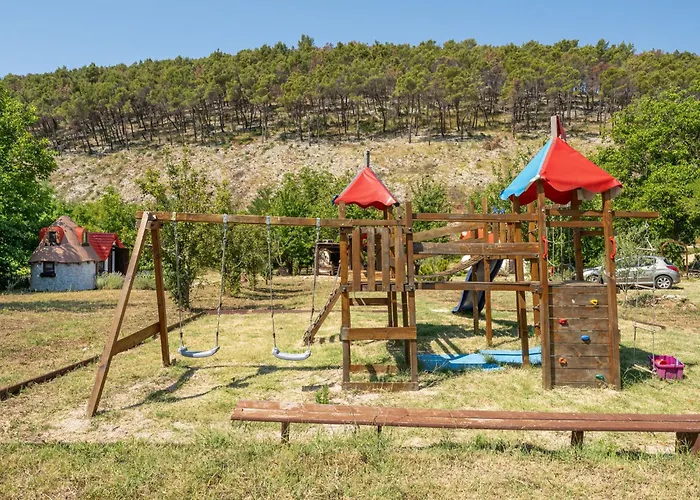 Little Castle By Interhome בית נופש סקארדין