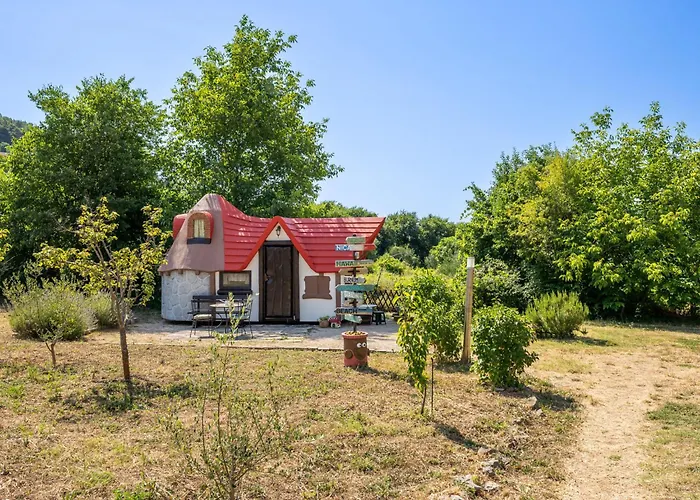 Semesterbostad Little Castle By Interhome *